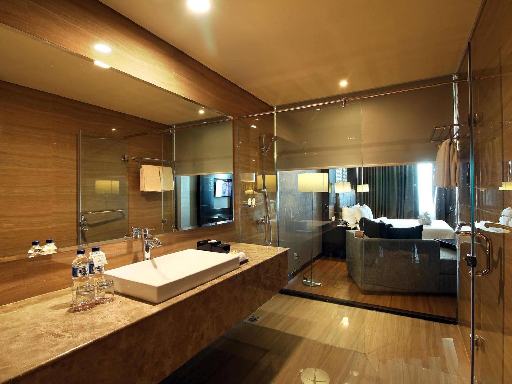 The Alana Hotel & Convention Center Solo By Aston Exteriér fotografie