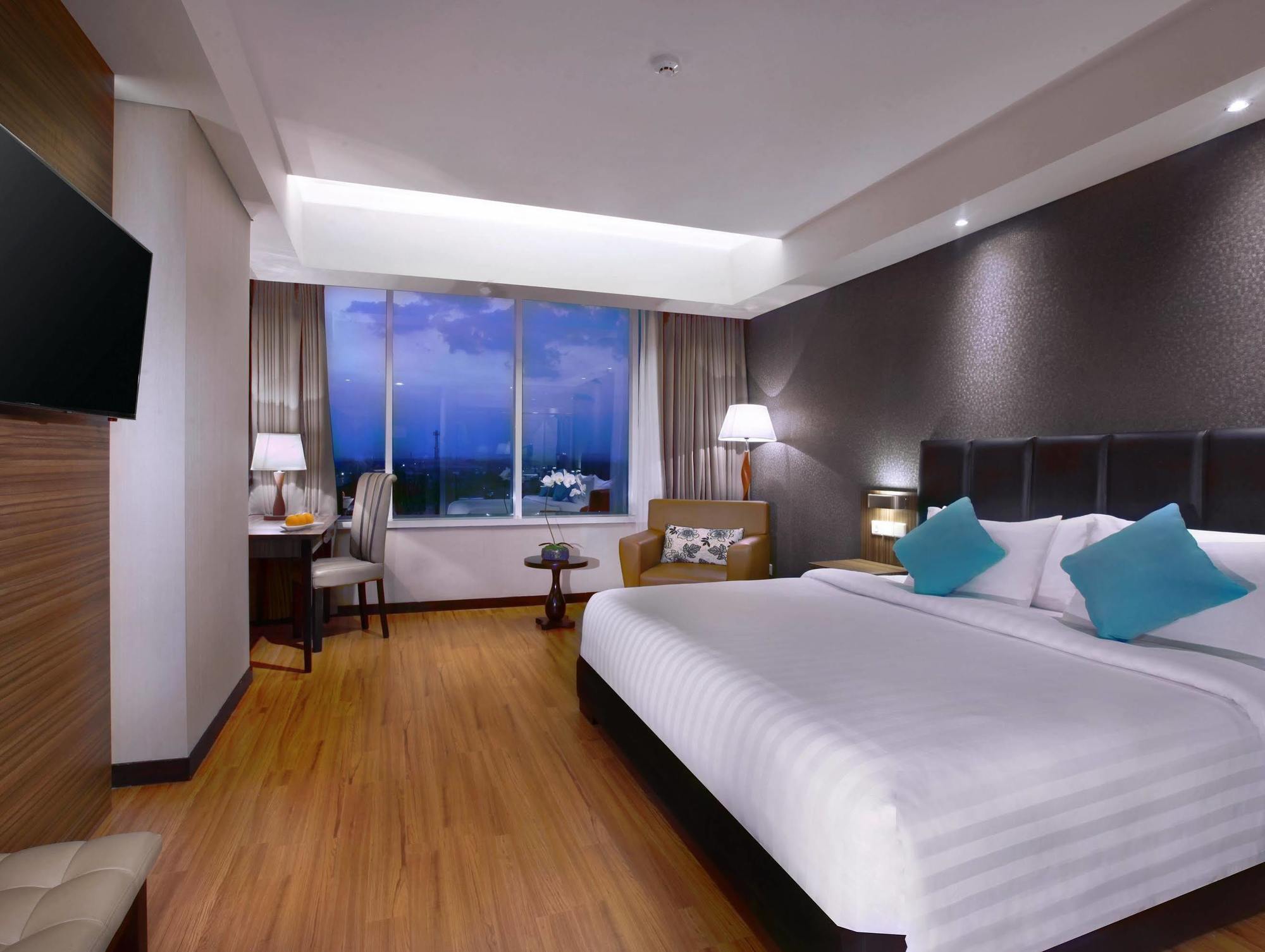 The Alana Hotel & Convention Center Solo By Aston Exteriér fotografie