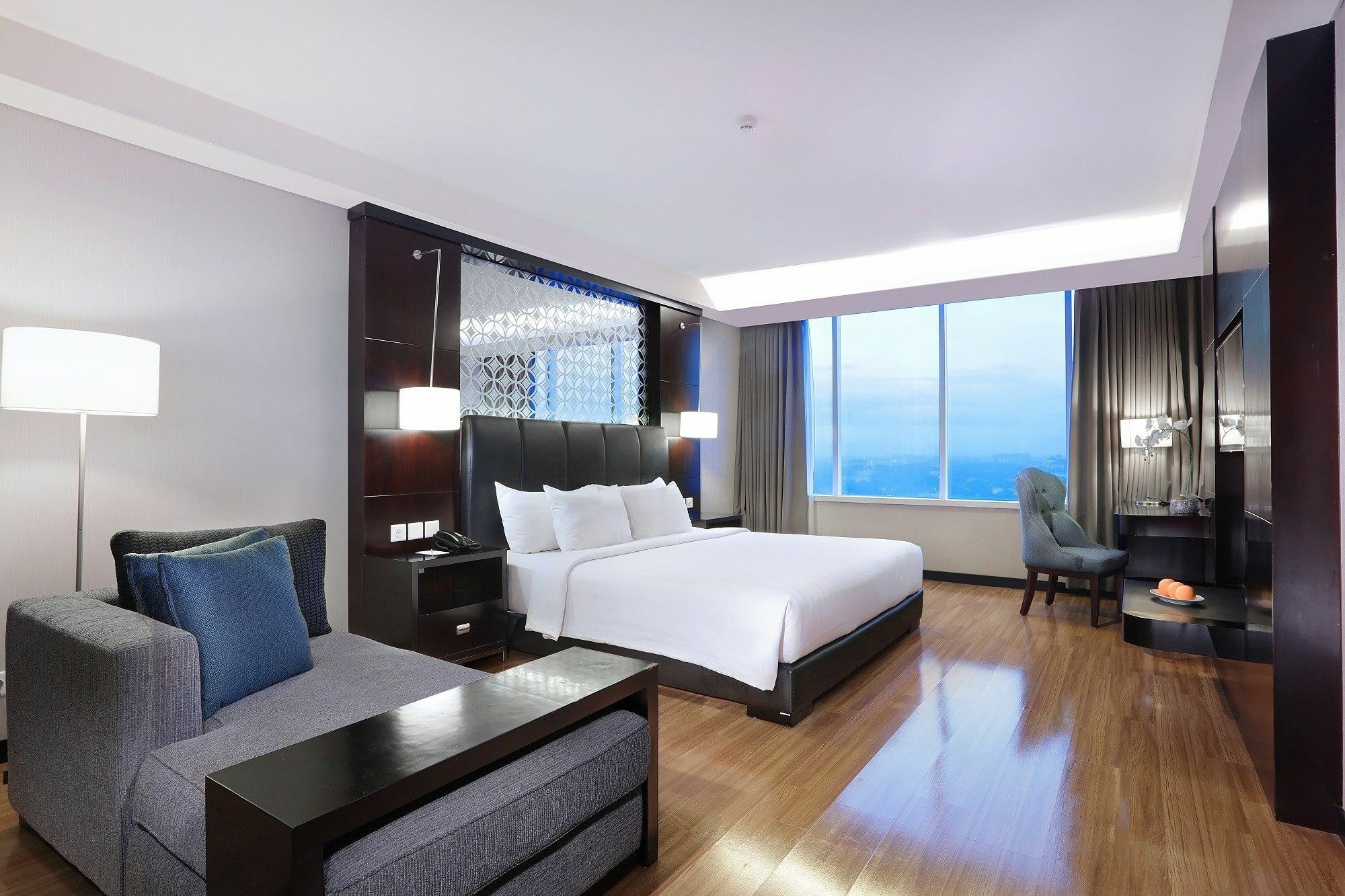 The Alana Hotel & Convention Center Solo By Aston Exteriér fotografie